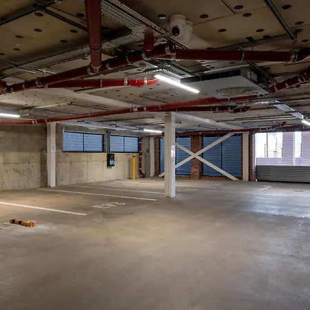 No 26 With Secure Free Parking Apartment York